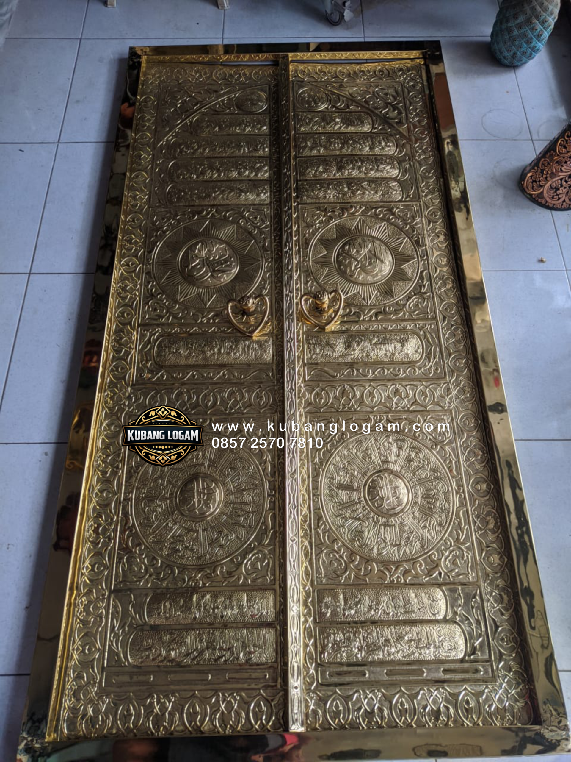 pintu ka'bah kuningan